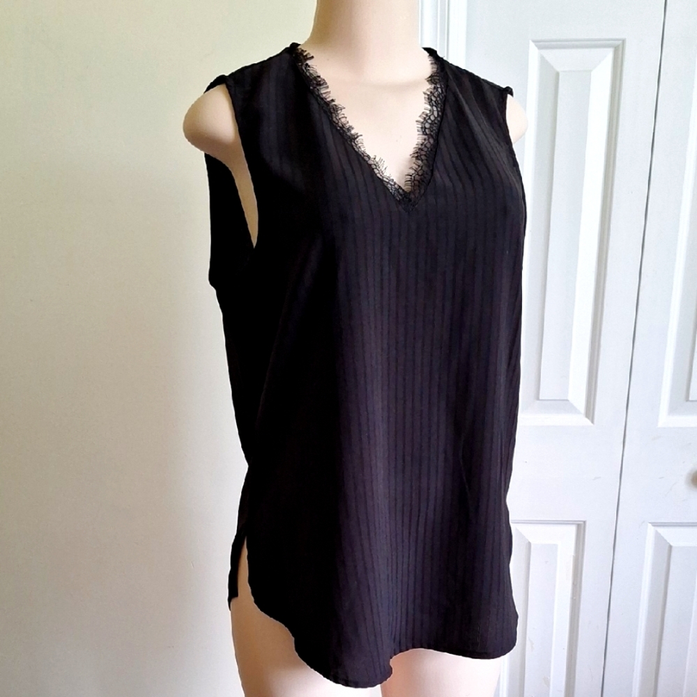 Adrianna Papell Black Sleeveless Blouse